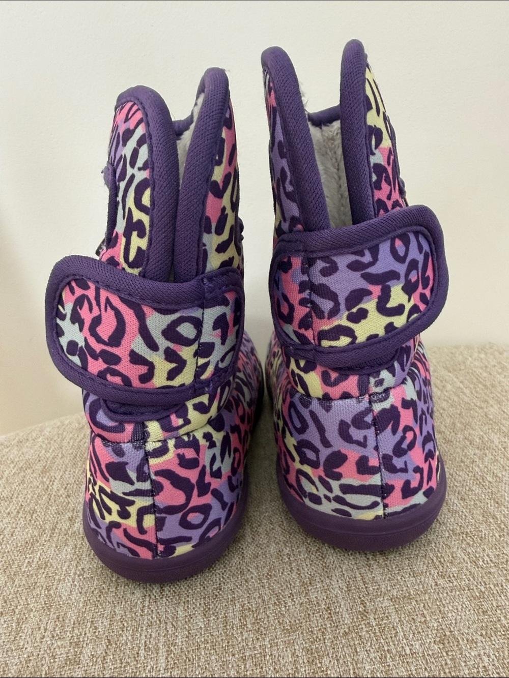 Bogs Kids Multi-Color Leopard Print Pull-On Boots With Lined Interior Toddler 8 - Picture 3 of 7